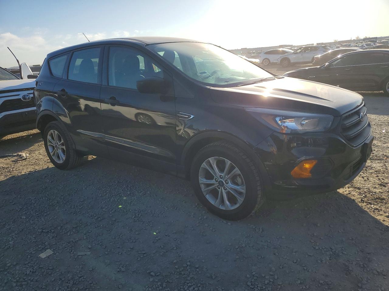 2018 FORD ESCAPE S photo 4