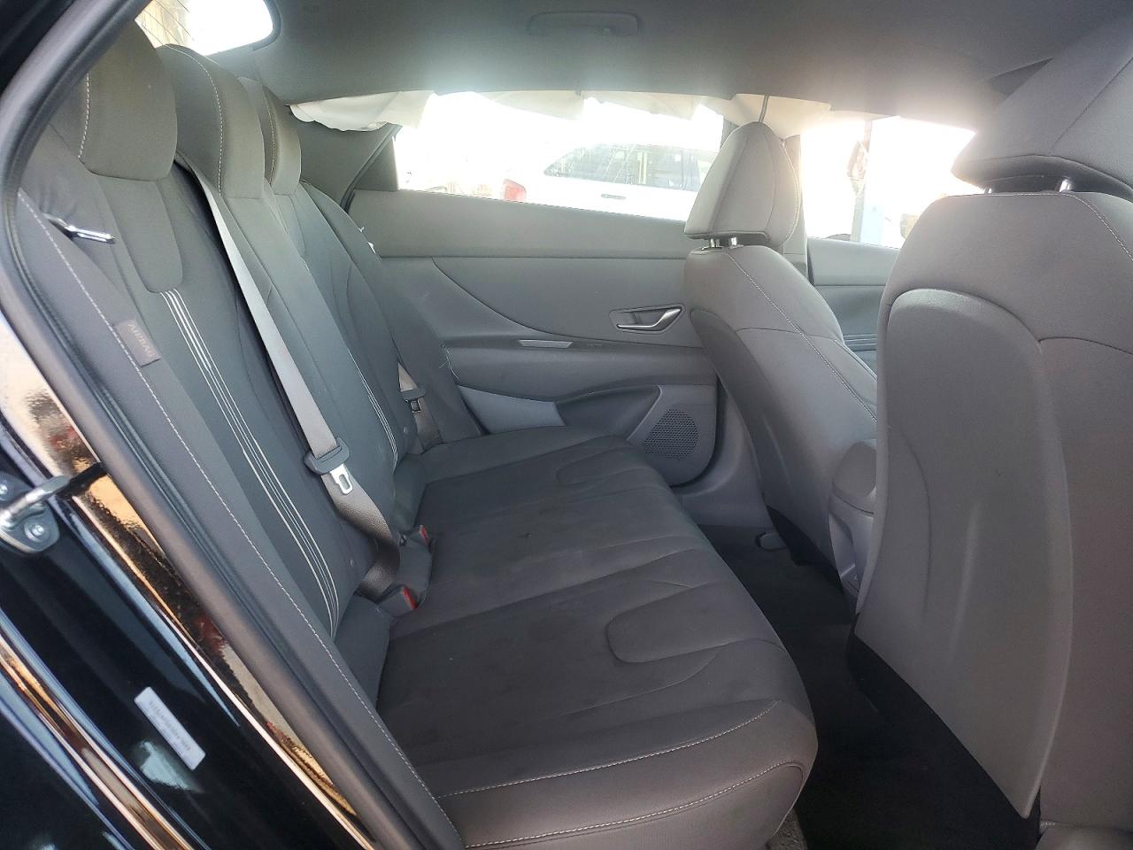 2025 HYUNDAI ELANTRA SEL SPORT photo 19