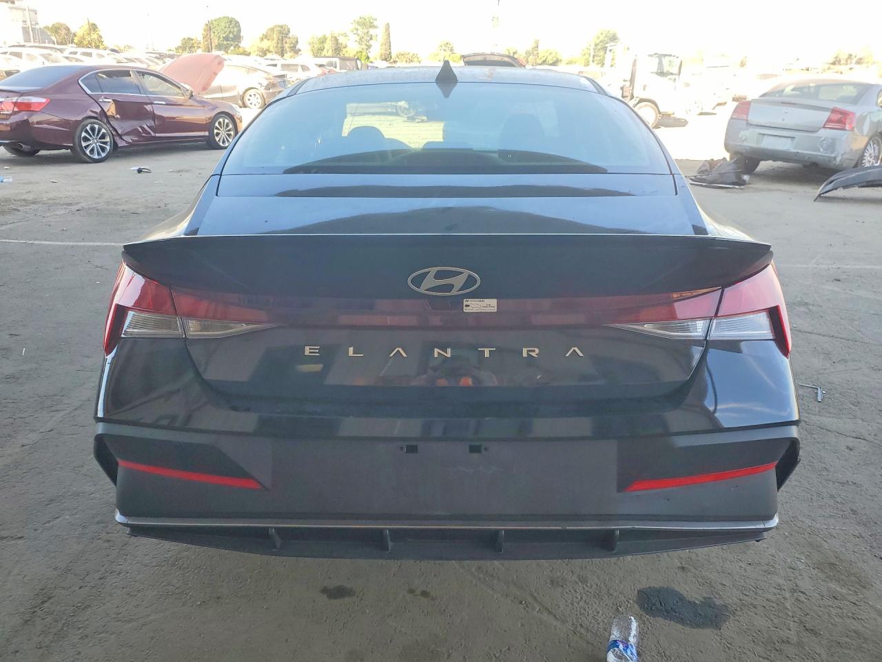 2025 HYUNDAI ELANTRA SEL SPORT photo 11