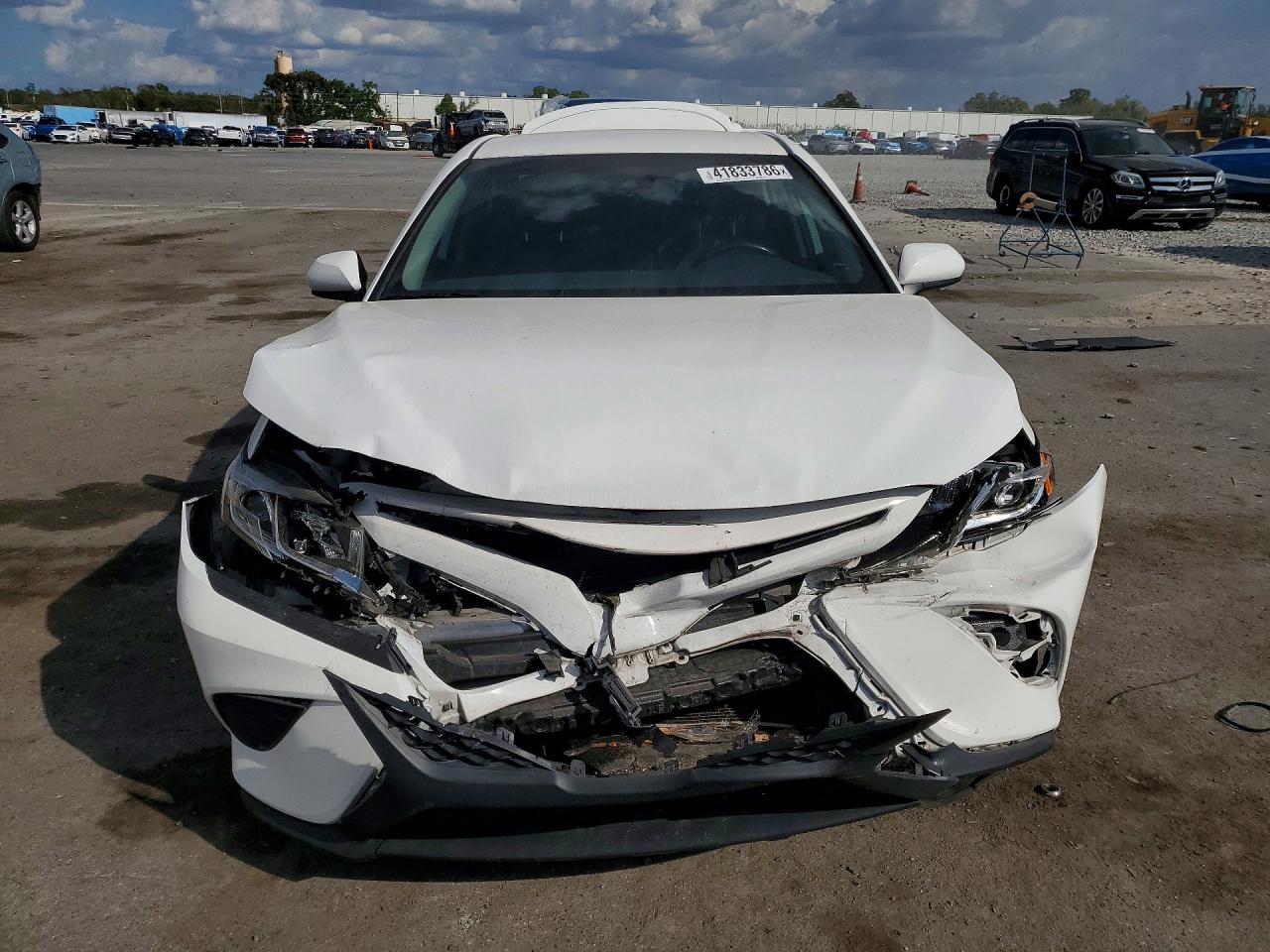 2020 TOYOTA CAMRY SE photo 5