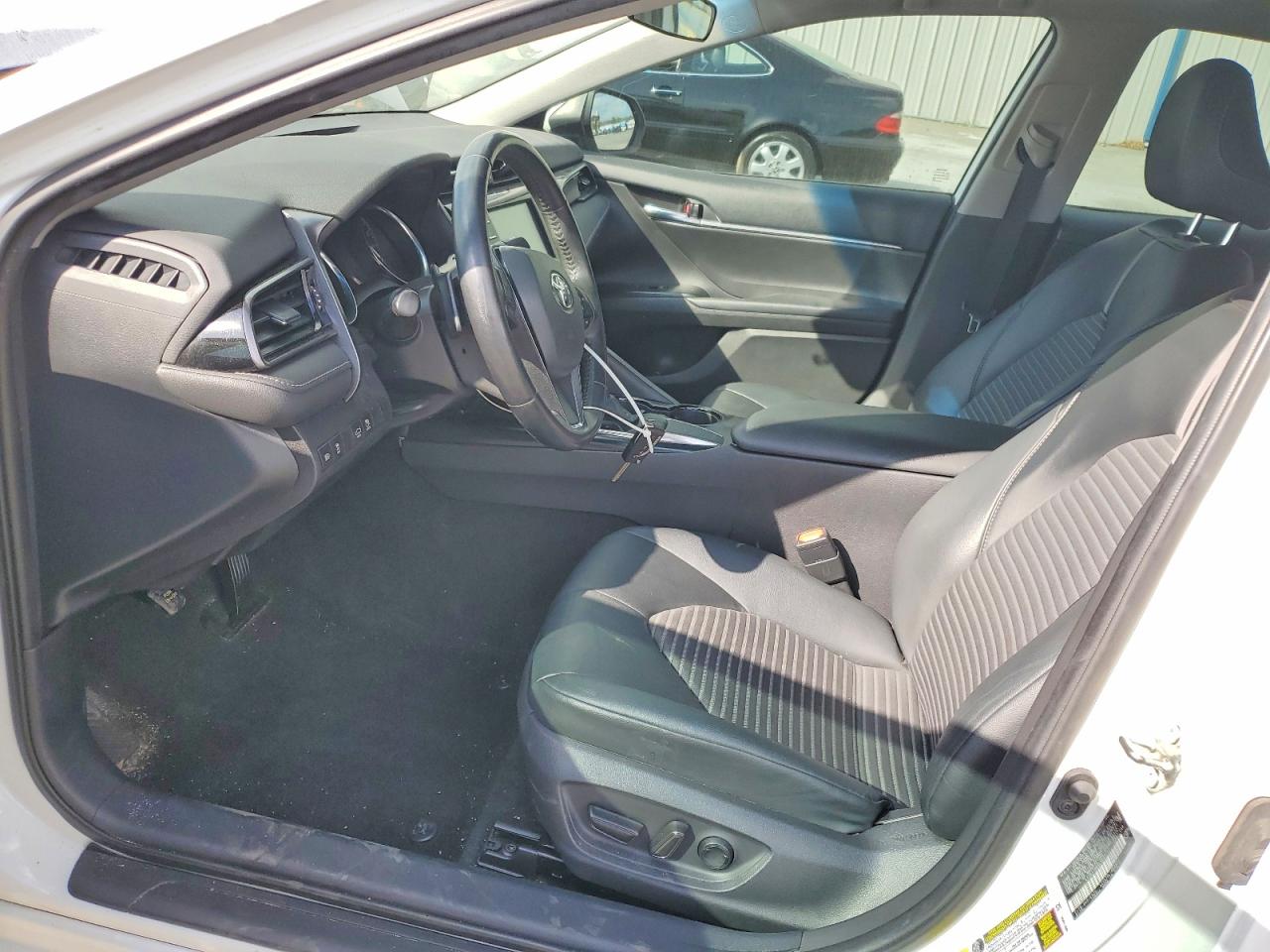2020 TOYOTA CAMRY SE photo 7