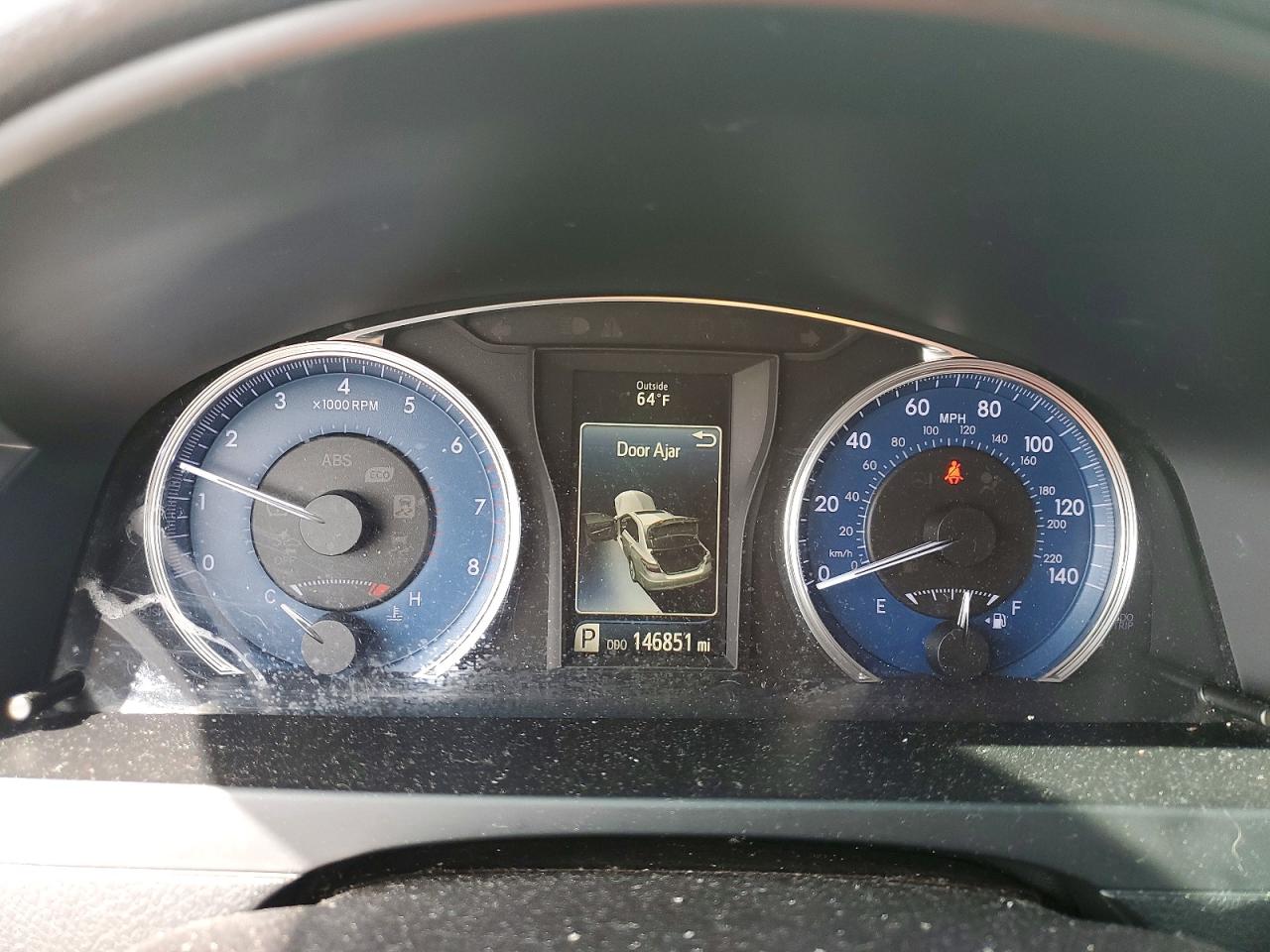 2016 TOYOTA CAMRY XLE photo 9