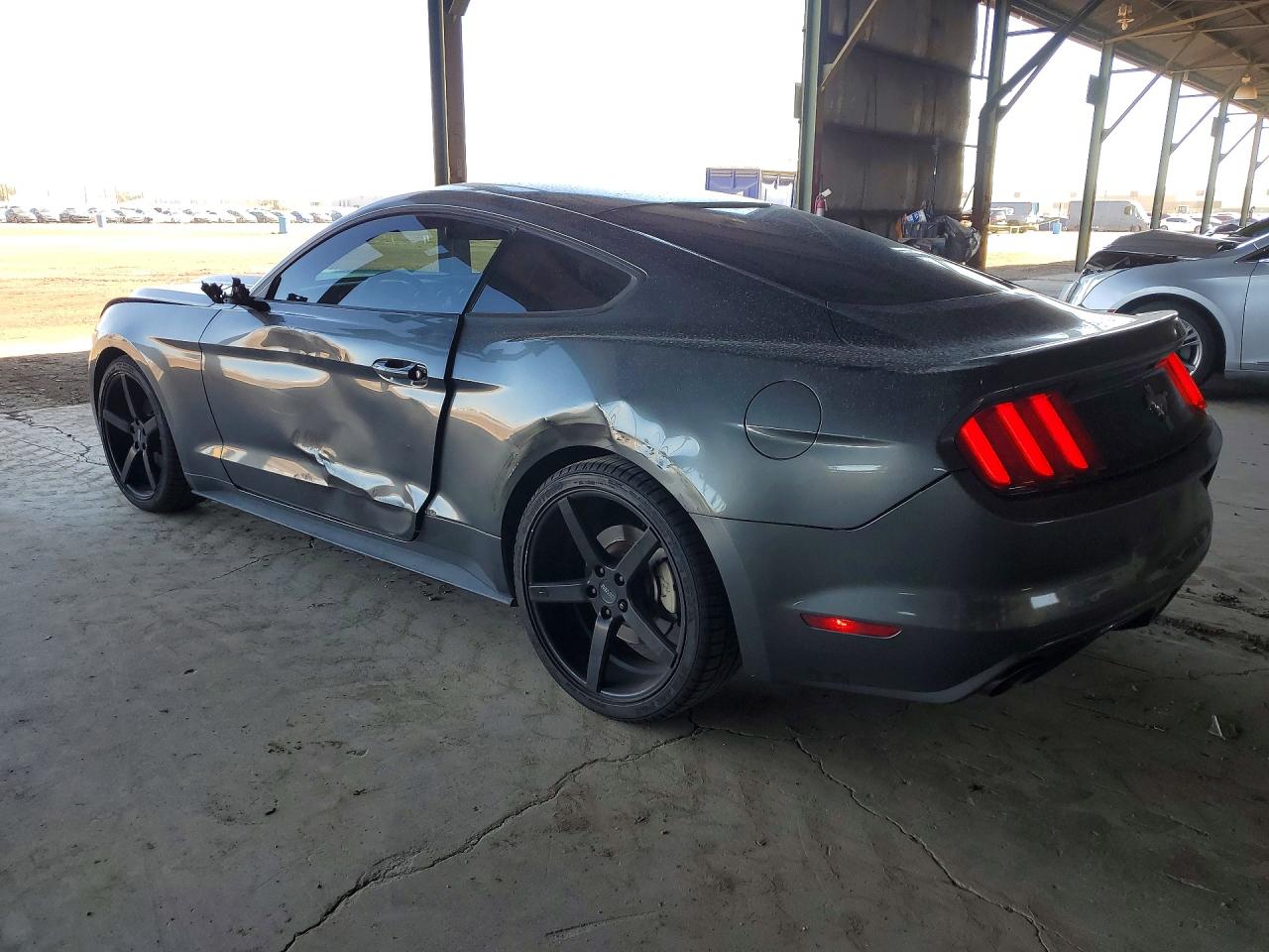 2015 FORD MUSTANG photo 2