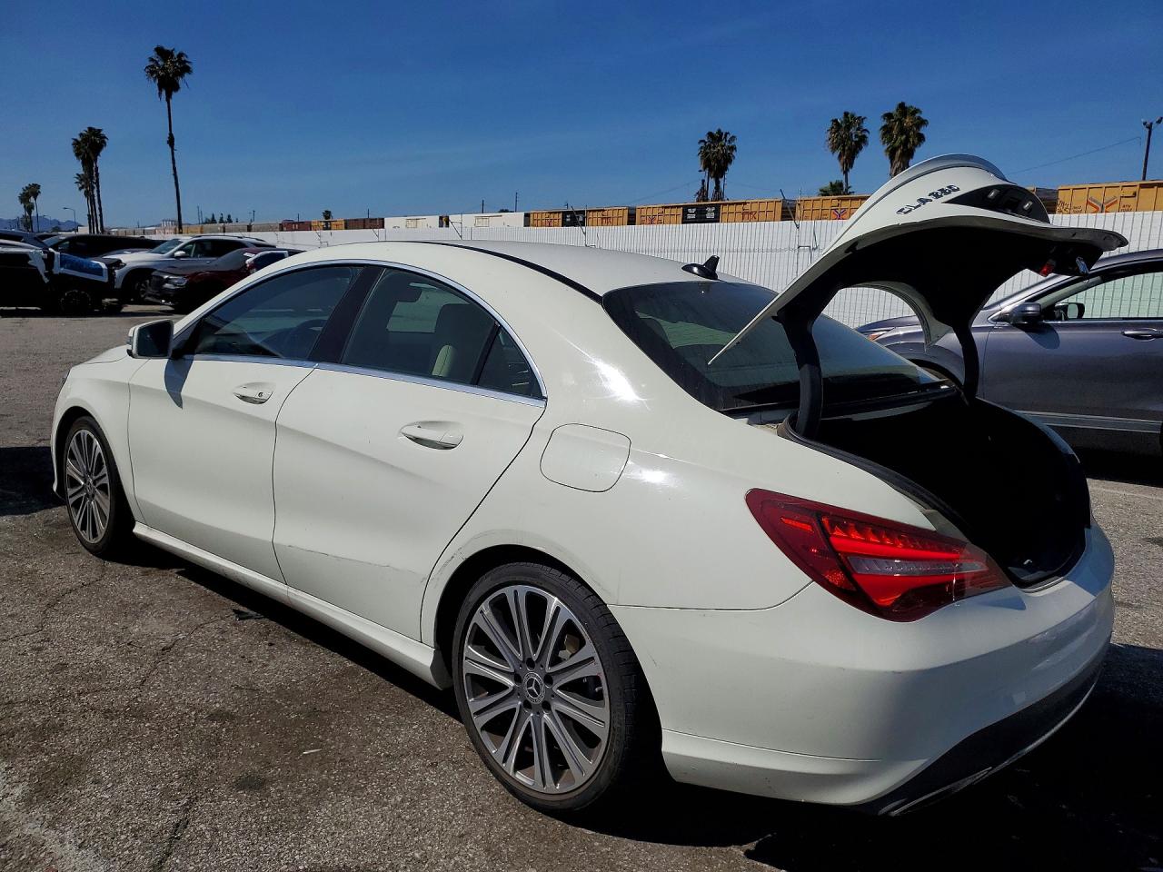 2018 MERCEDES-BENZ CLA 250 photo 2