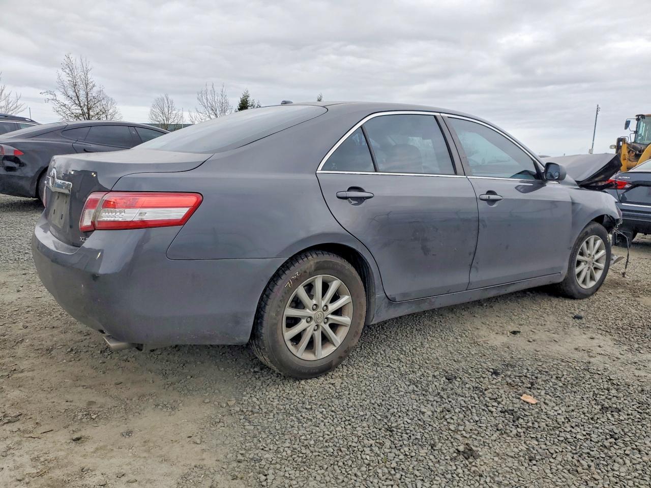 2011 TOYOTA CAMRY XLE V6 photo 5