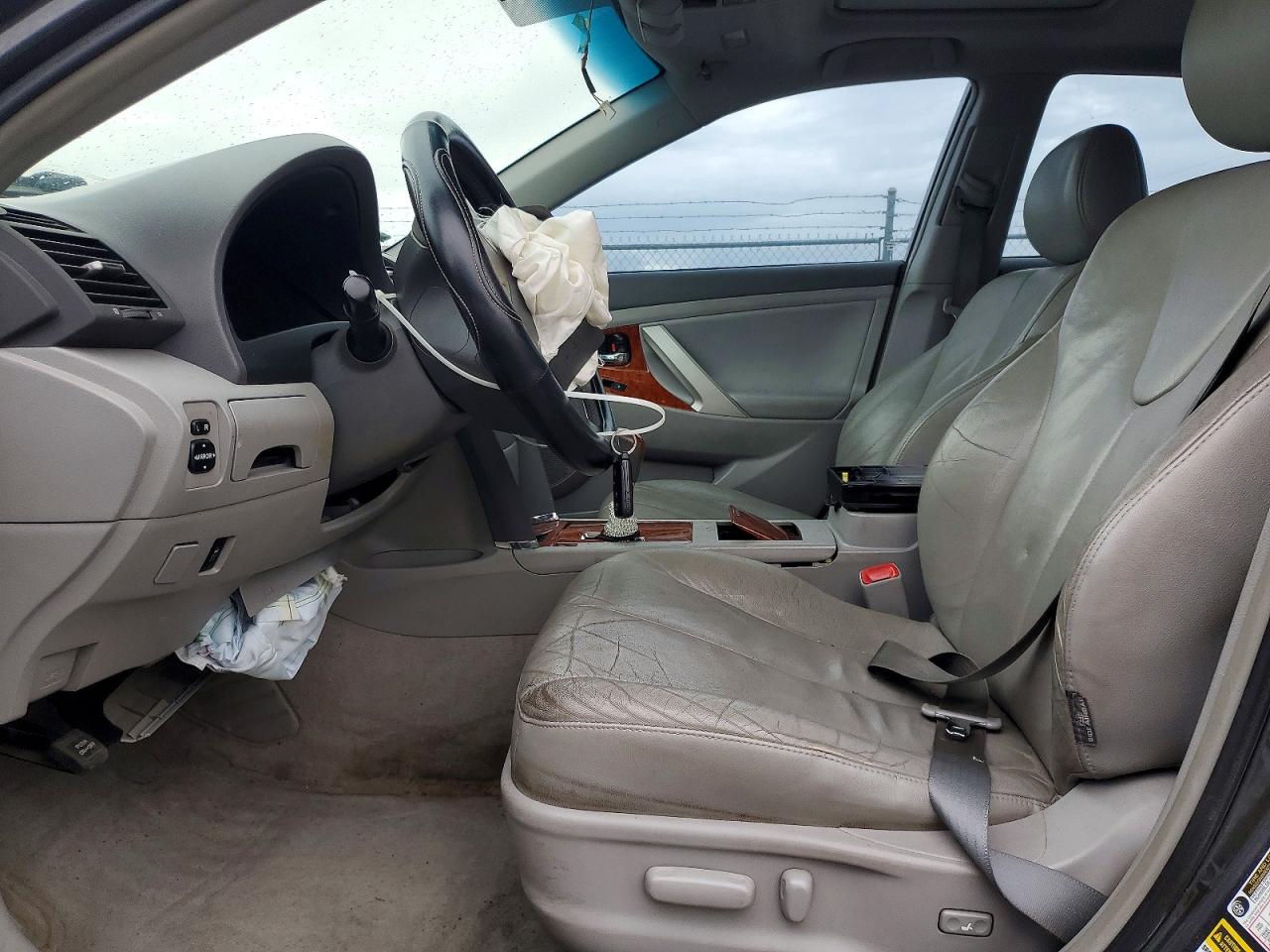 2011 TOYOTA CAMRY XLE V6 photo 13