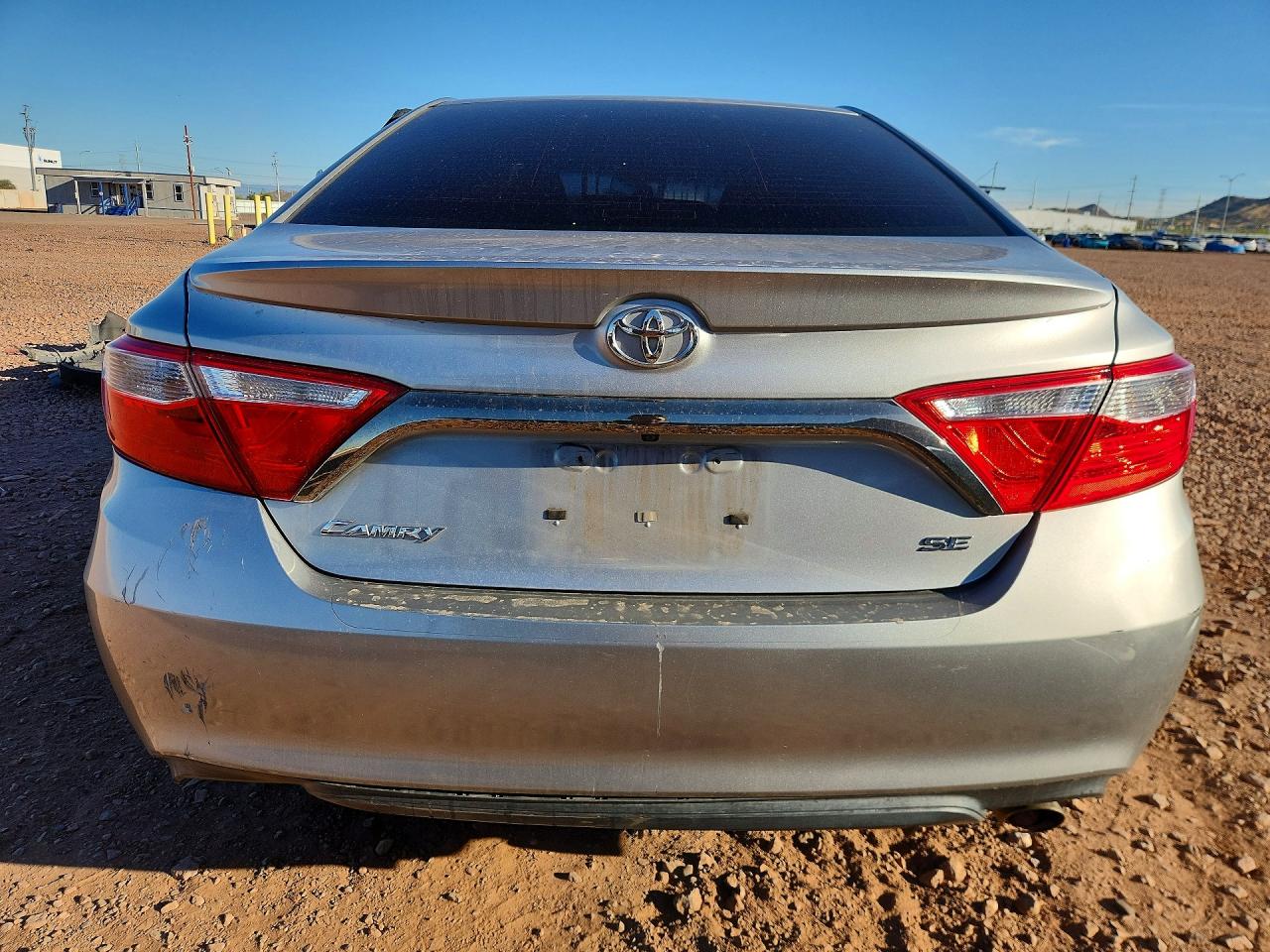 2016 TOYOTA CAMRY SE photo 6