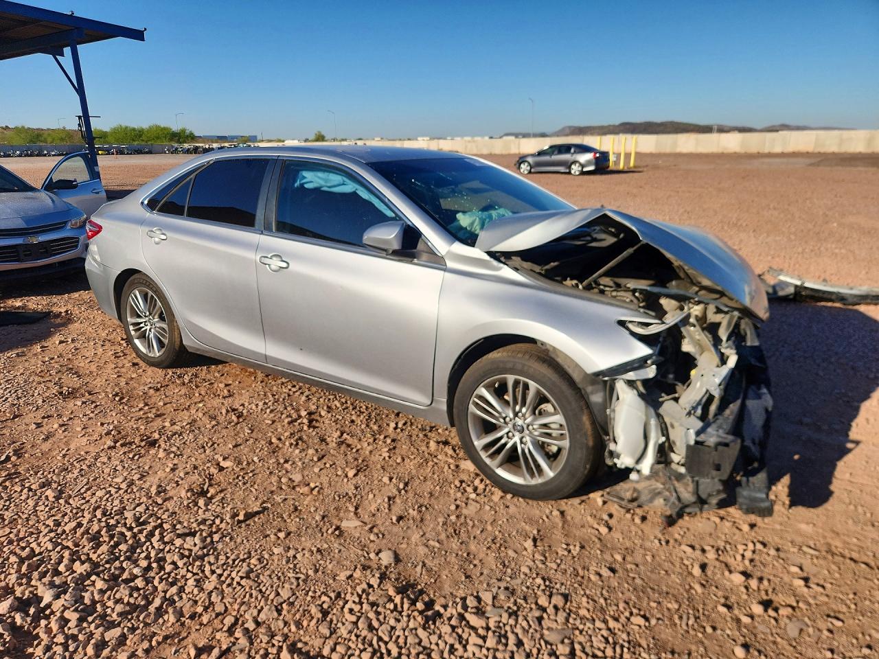 2016 TOYOTA CAMRY SE photo 4