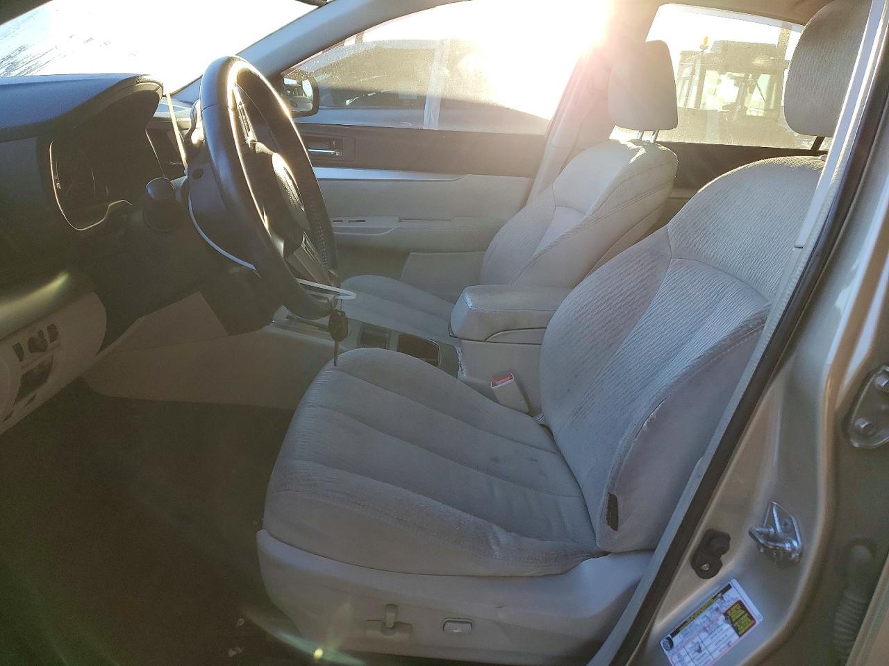 2010 SUBARU LEGACY 2.5I PREMIUM photo 7