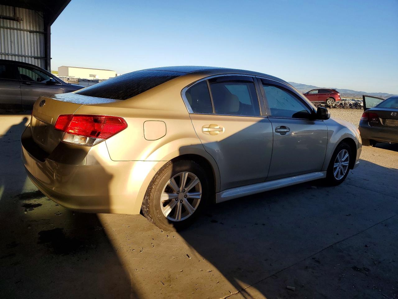 2010 SUBARU LEGACY 2.5I PREMIUM photo 3