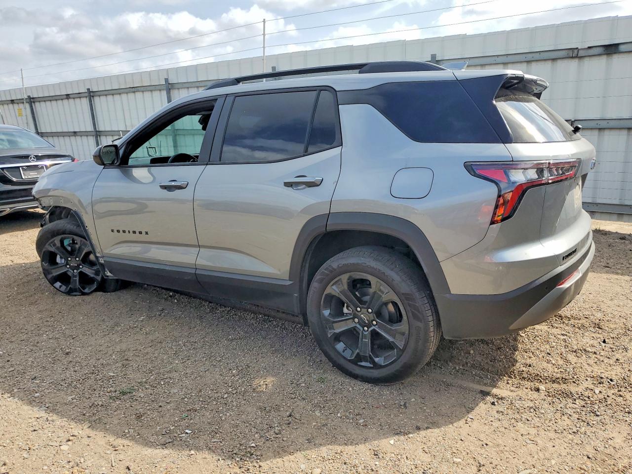 2026 CHEVROLET EQUINOX LT photo 2