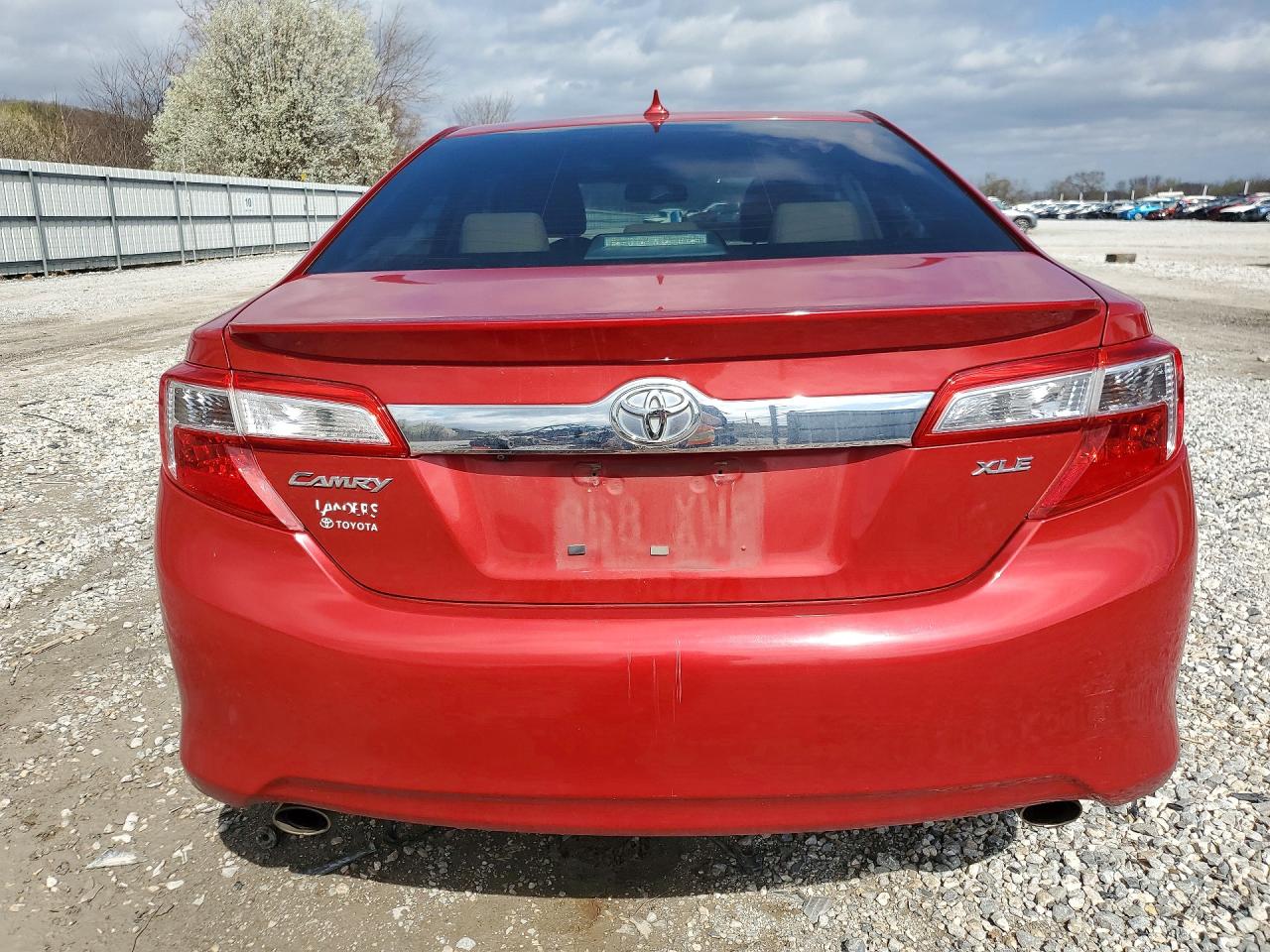 2012 TOYOTA CAMRY XLE V6 photo 6
