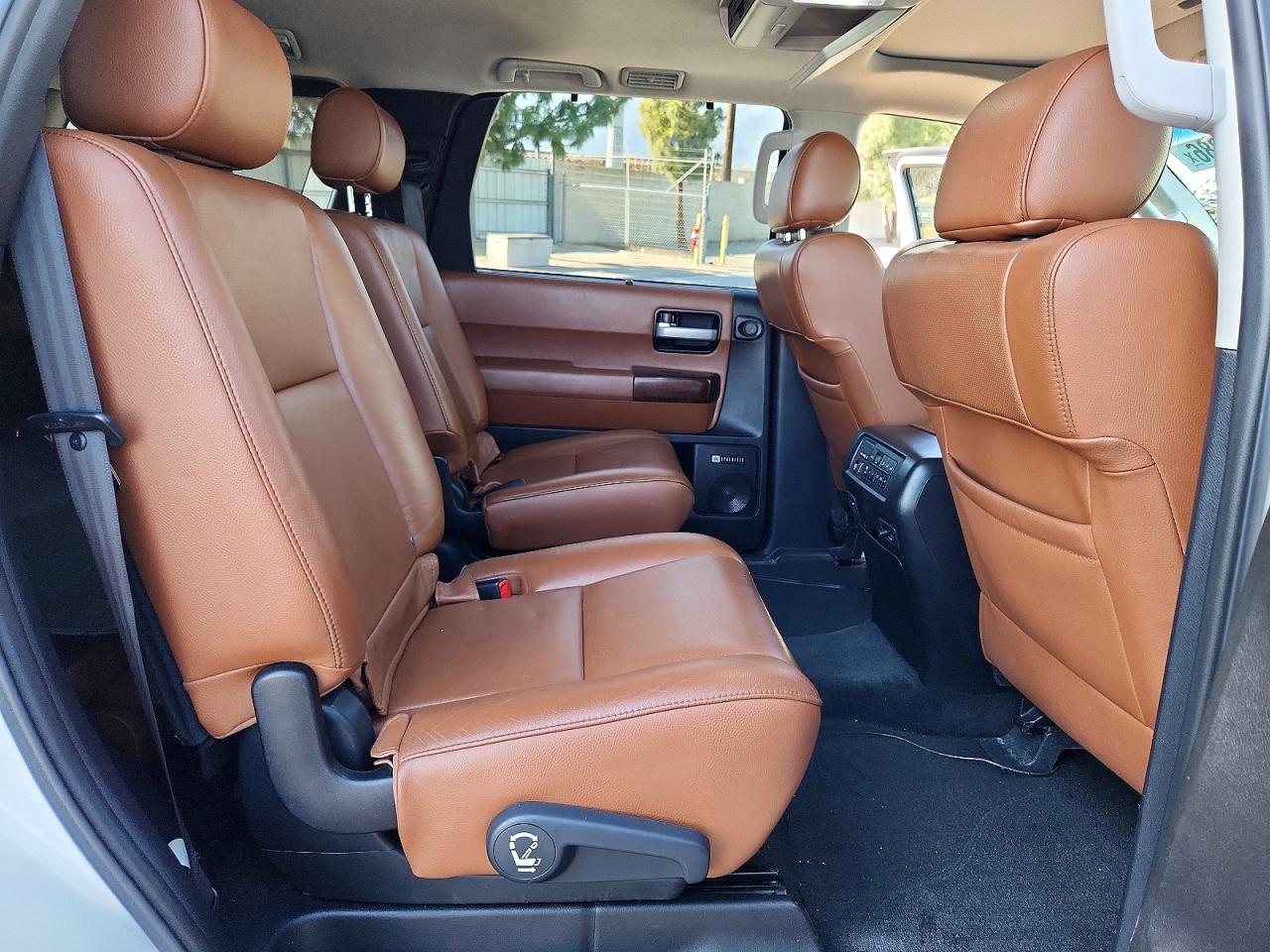 2011 TOYOTA SEQUOIA PLATINUM photo 11
