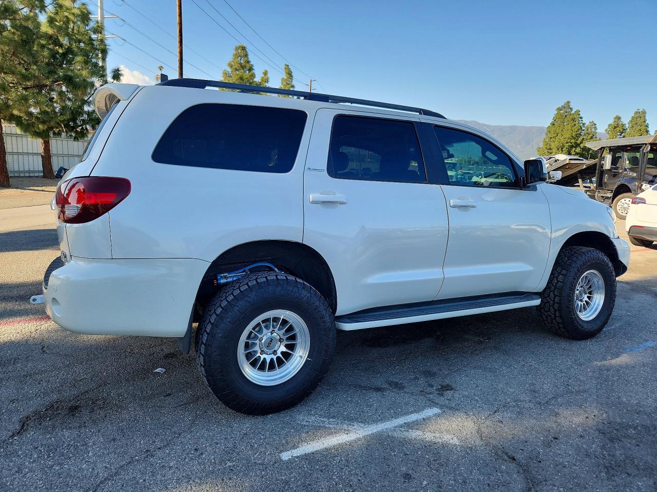 2011 TOYOTA SEQUOIA PLATINUM photo 3