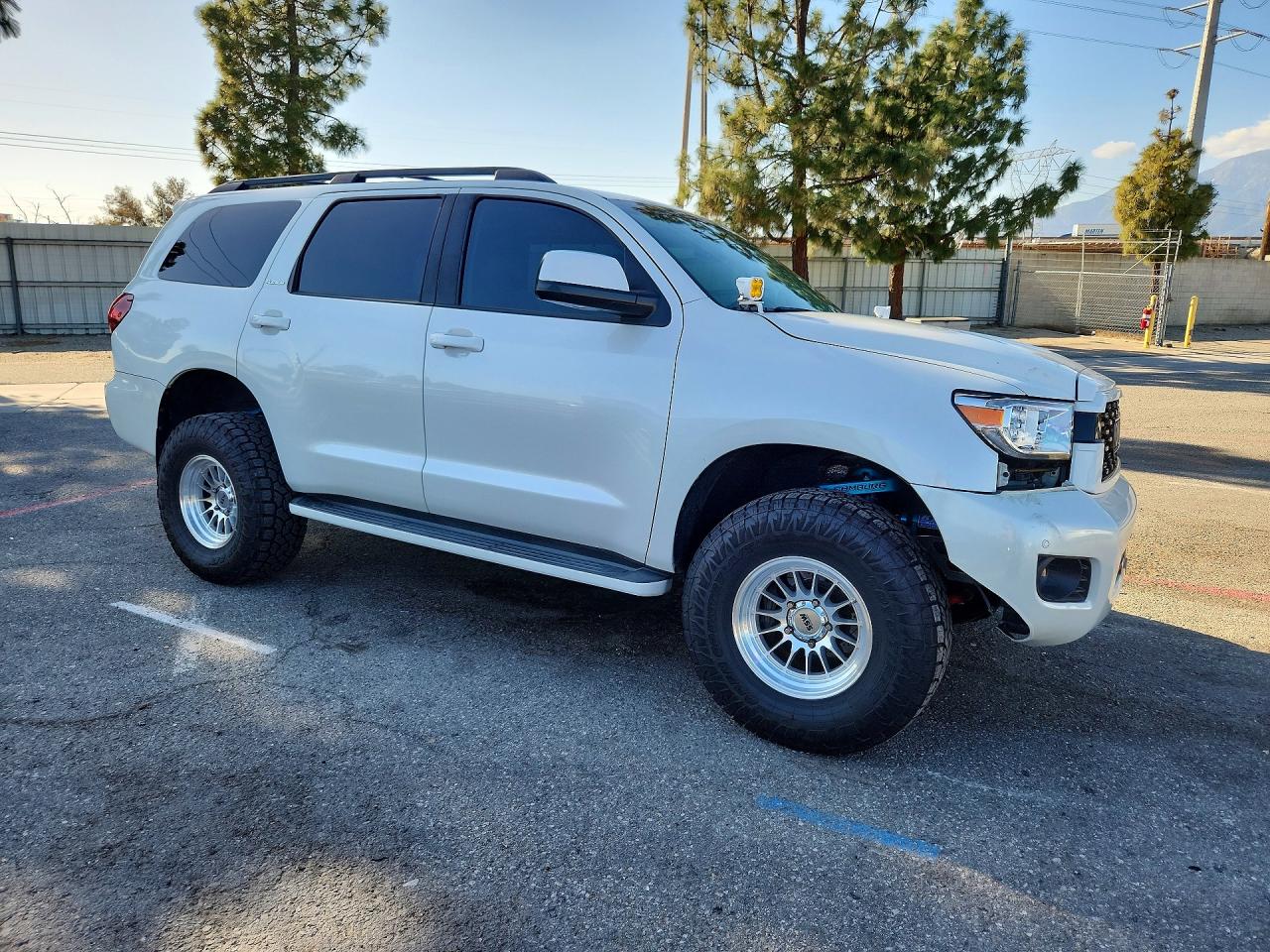 2011 TOYOTA SEQUOIA PLATINUM photo 4