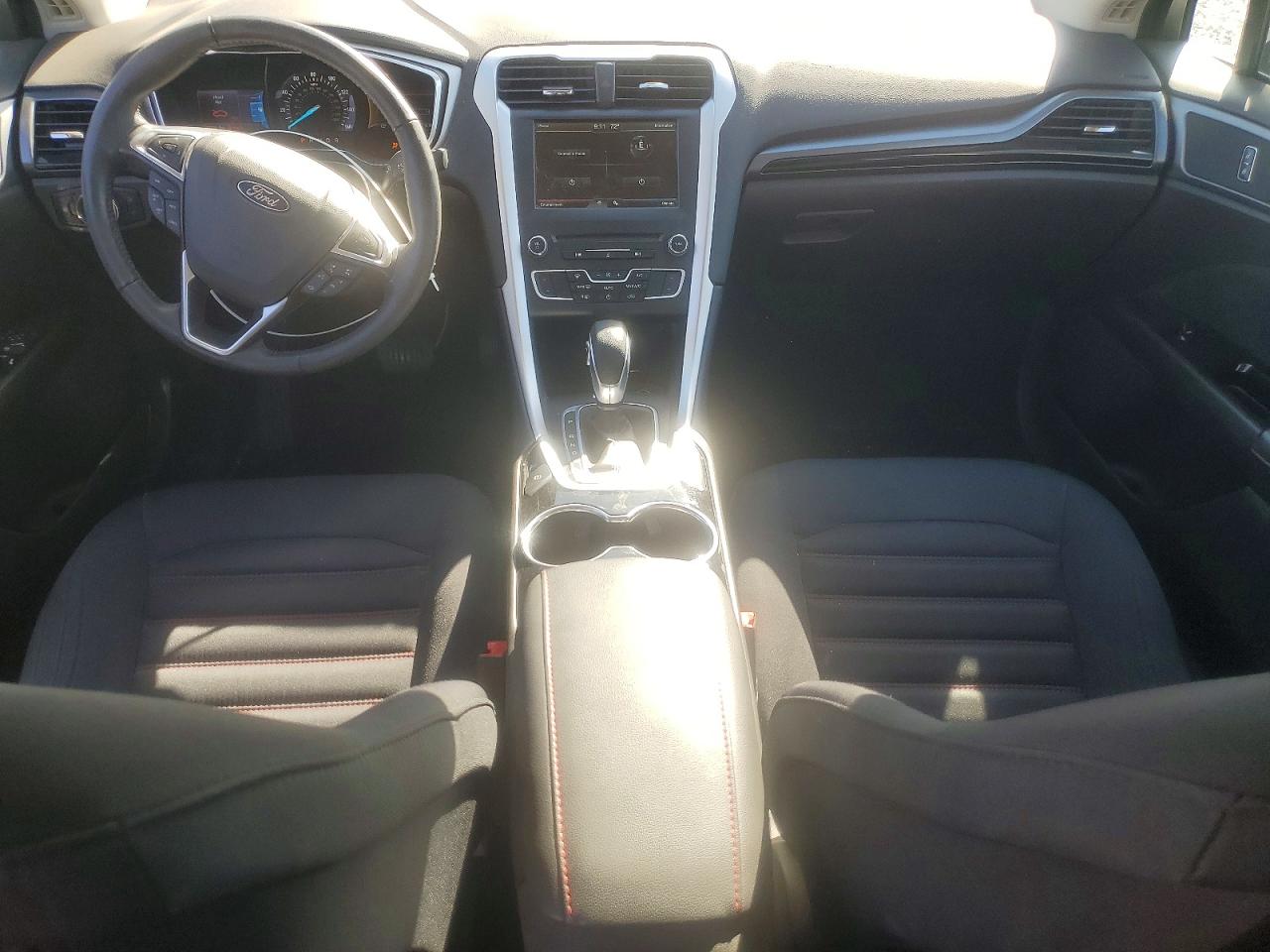 2016 FORD FUSION SE photo 8