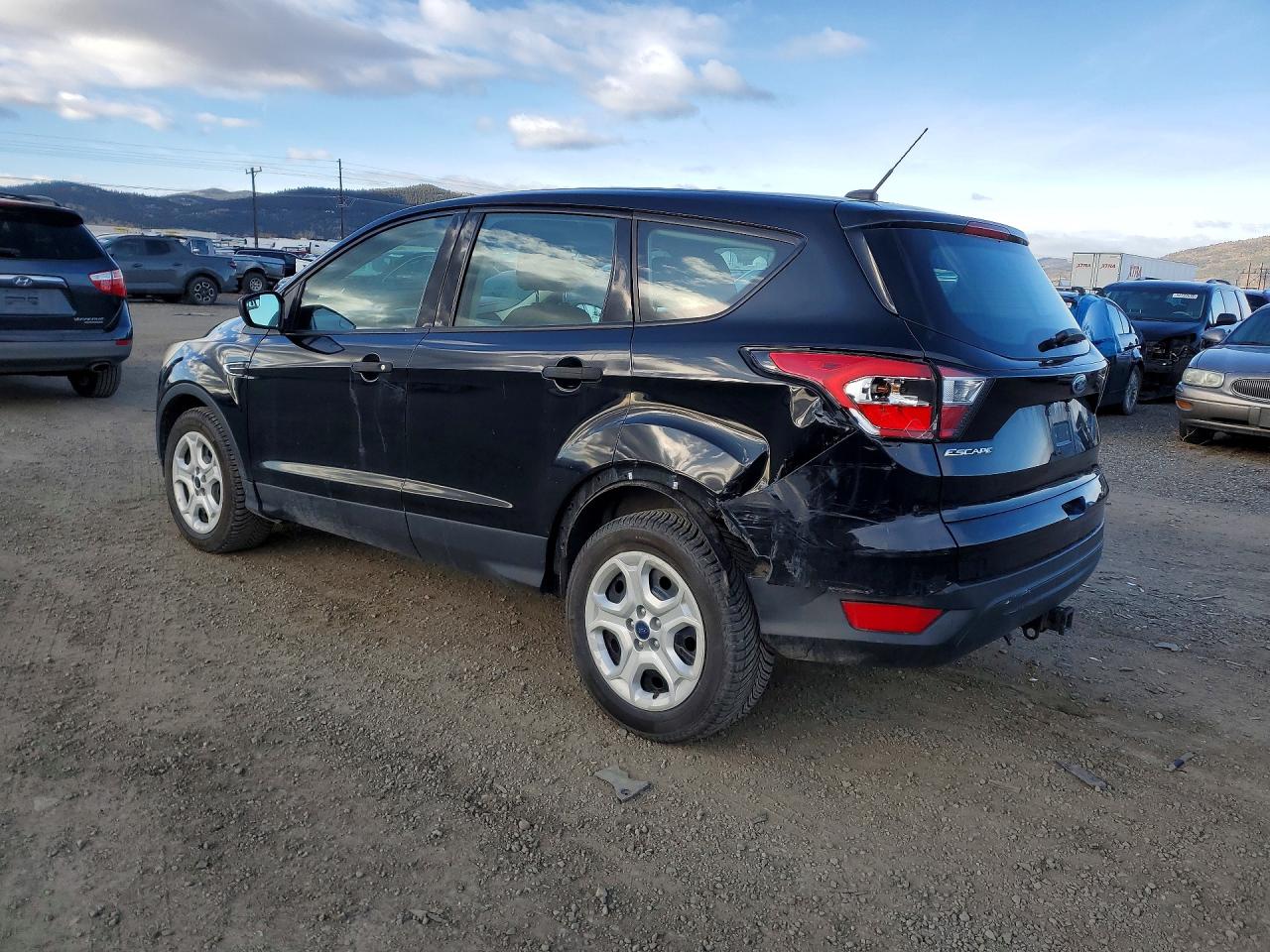 2017 FORD ESCAPE S photo 3