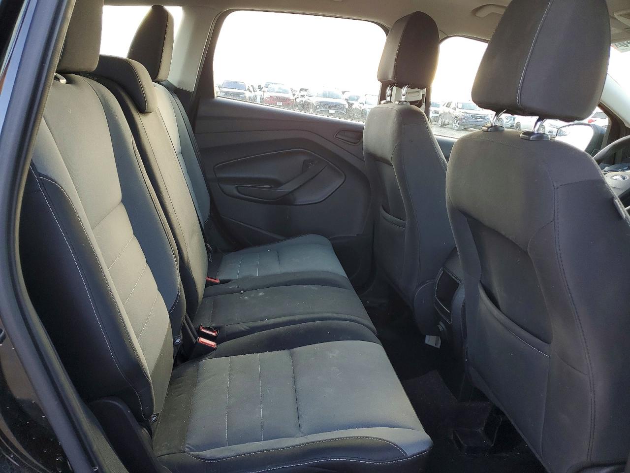 2017 FORD ESCAPE S photo 19
