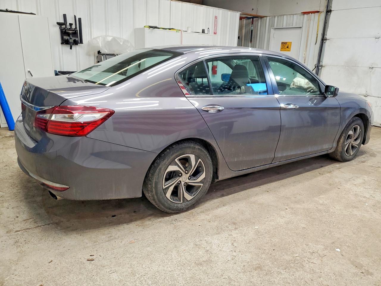 2016 HONDA ACCORD LX photo 3