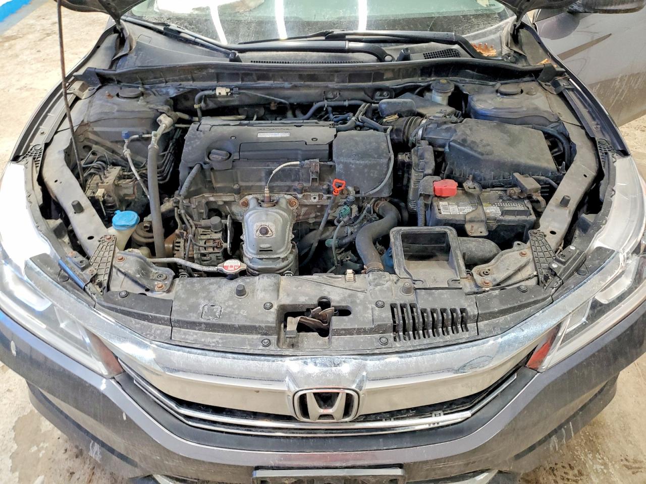 2016 HONDA ACCORD LX photo 11