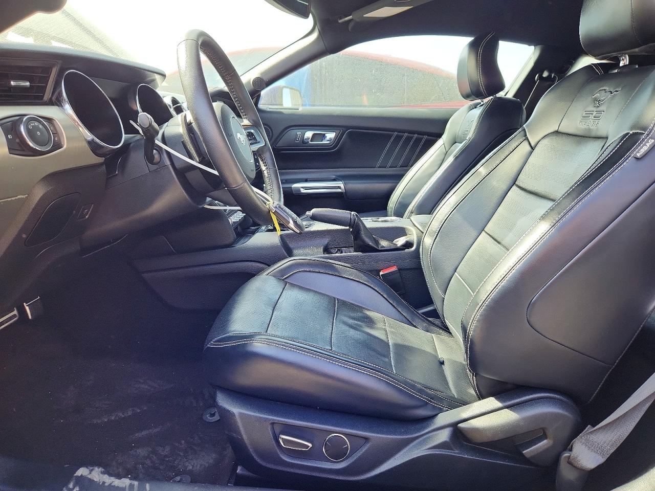 2015 FORD MUSTANG photo 19