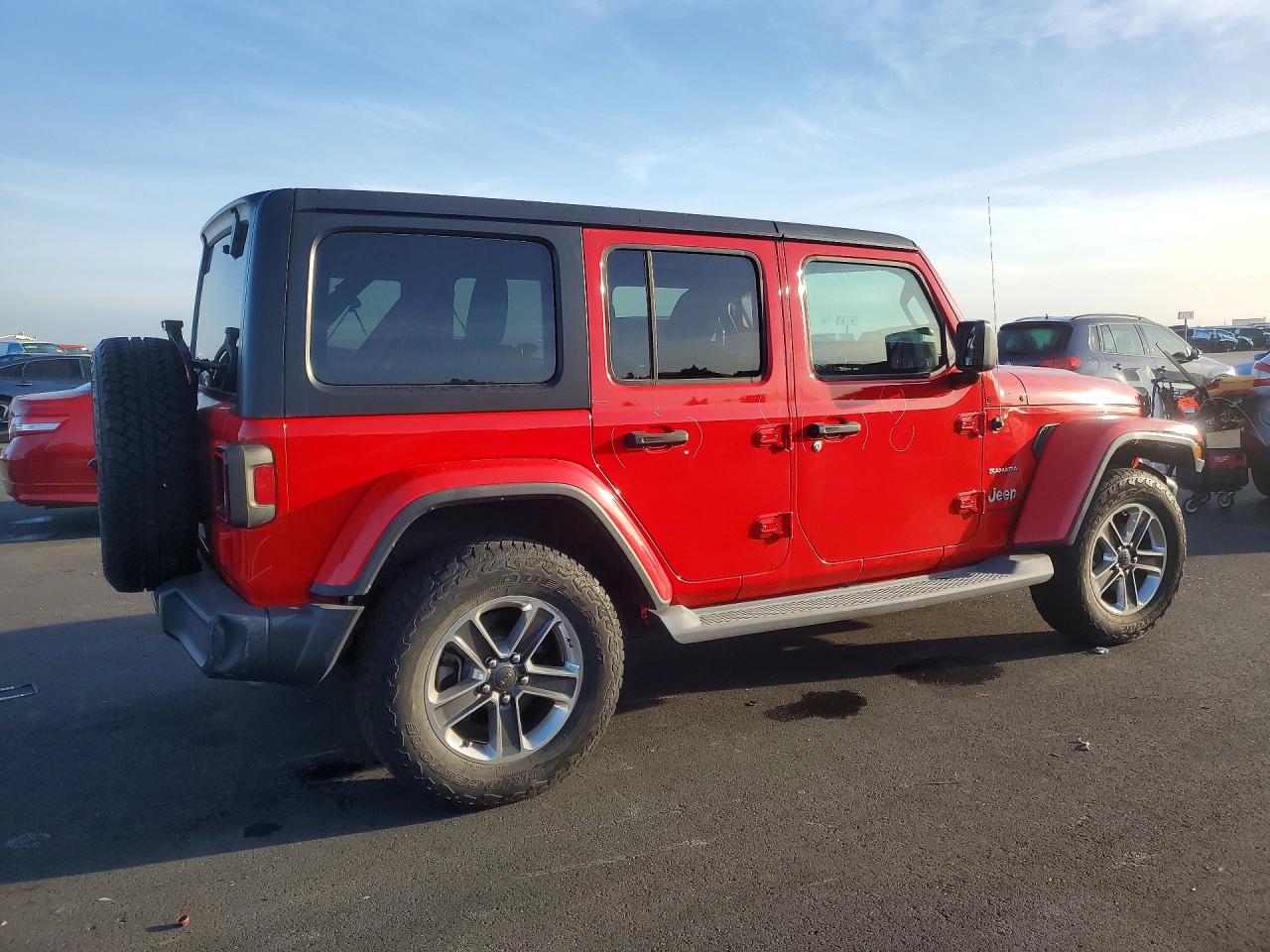 2018 JEEP WRANGLER UNLIMITED SAHARA photo 3