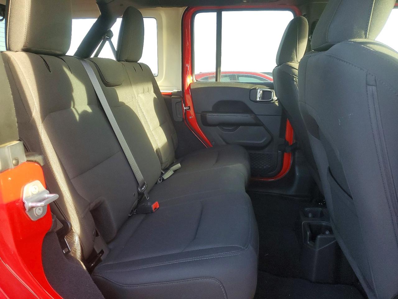 2018 JEEP WRANGLER UNLIMITED SAHARA photo 10