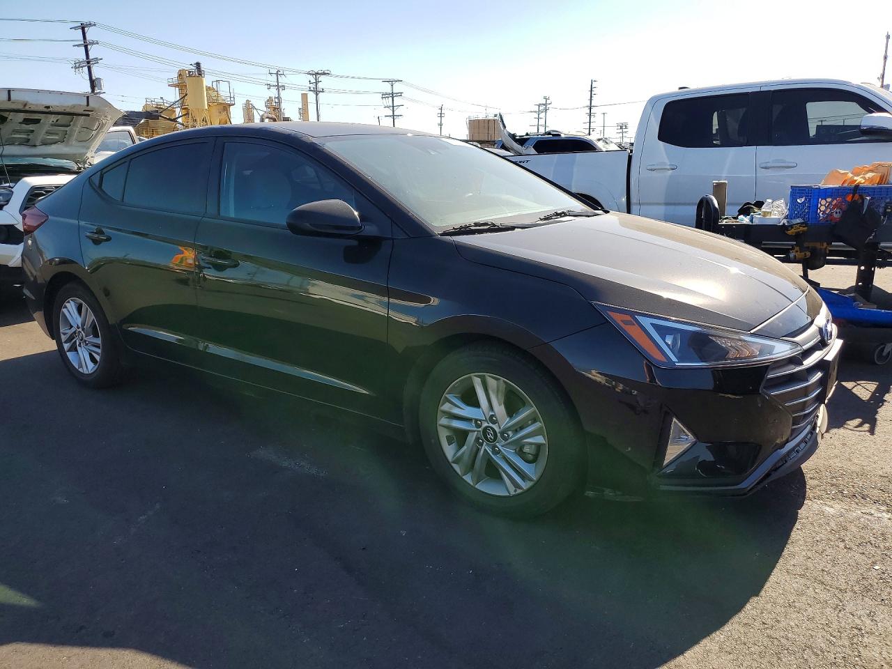 2019 HYUNDAI ELANTRA photo 4