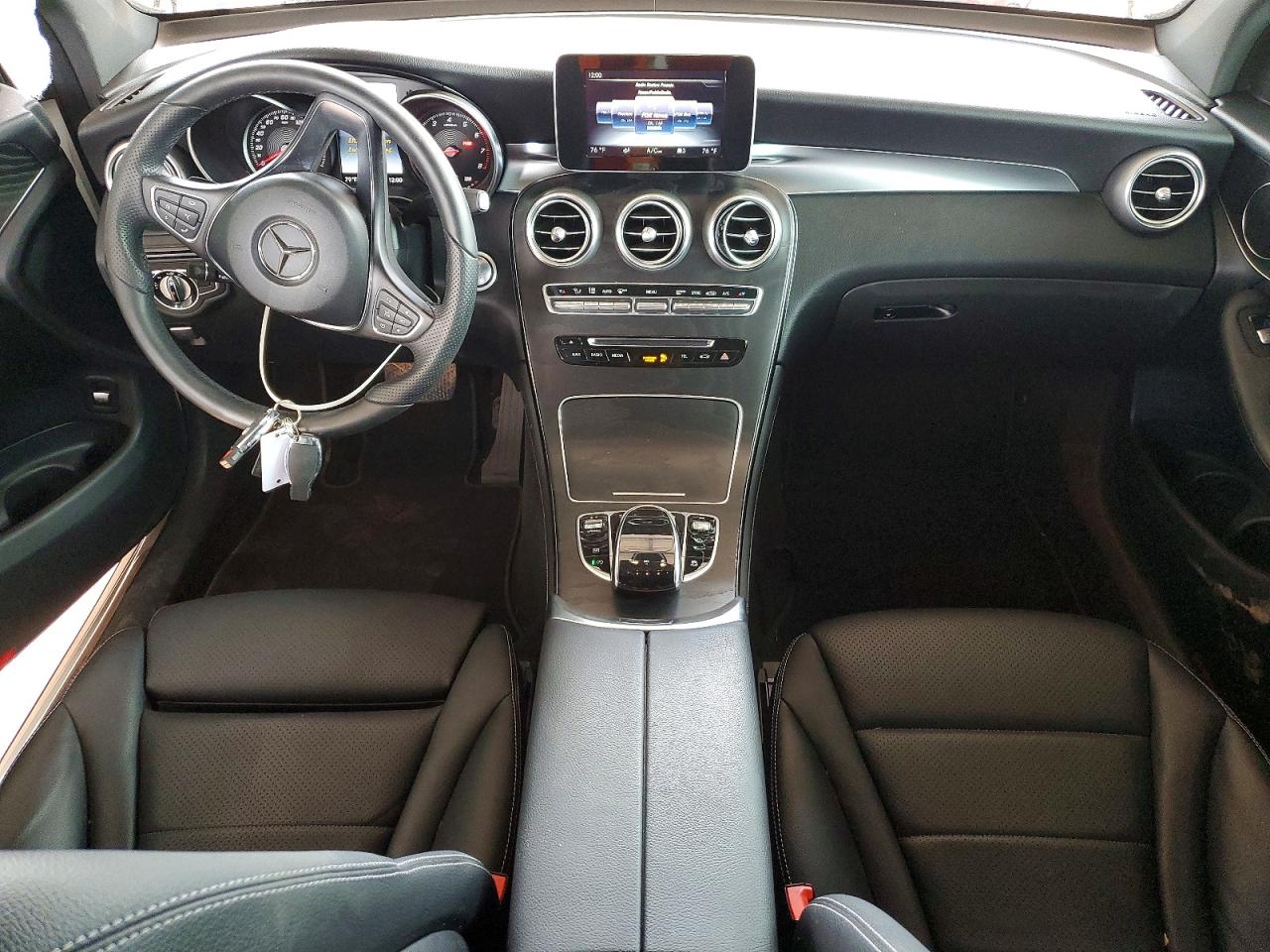 2017 MERCEDES-BENZ GLC 300 photo 8