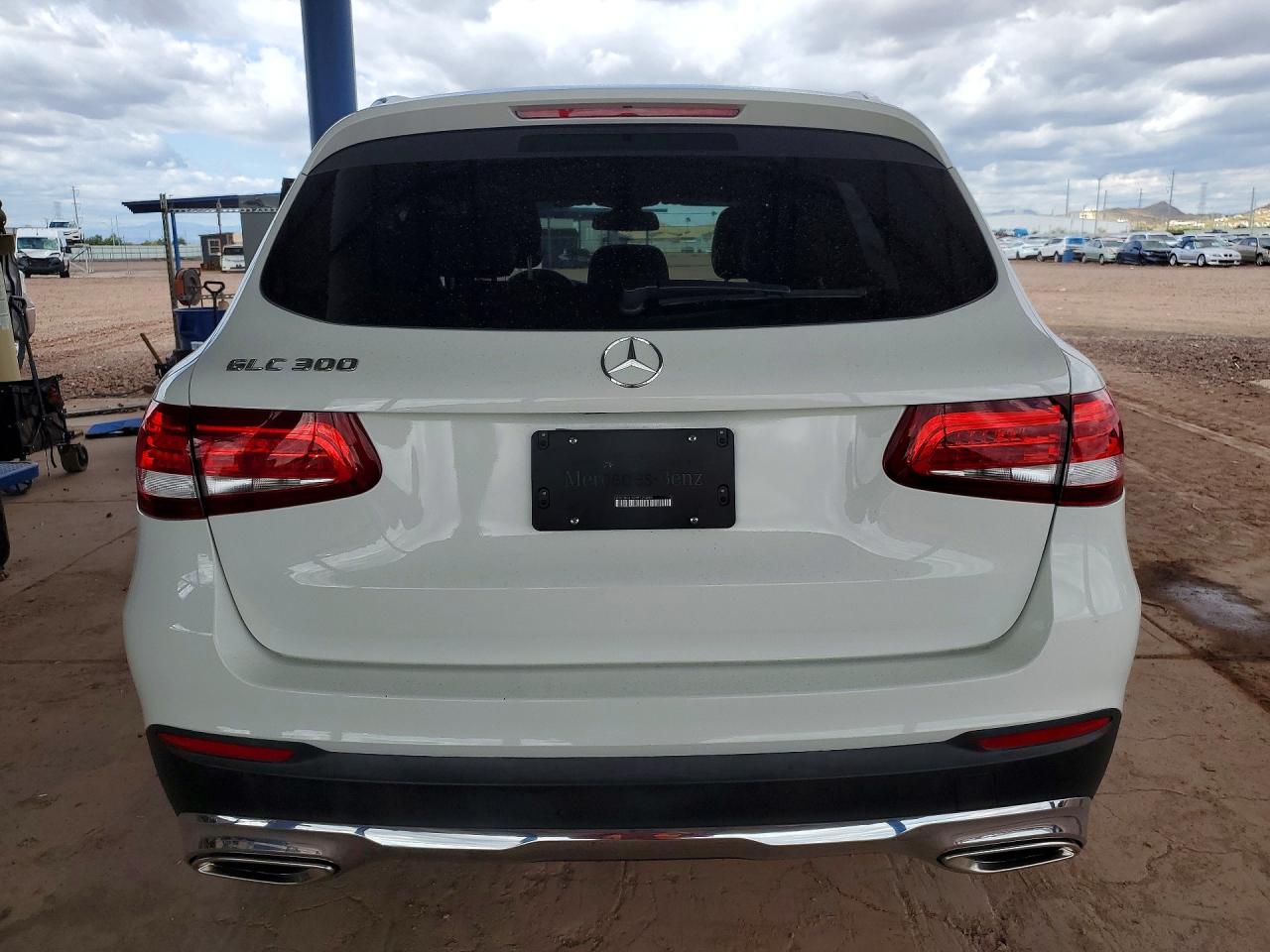 2017 MERCEDES-BENZ GLC 300 photo 6