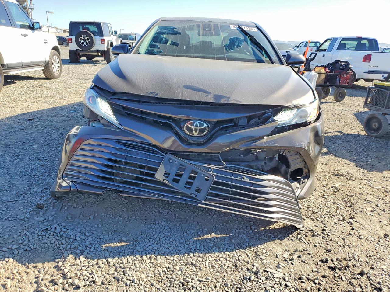 2018 TOYOTA CAMRY XLE photo 5