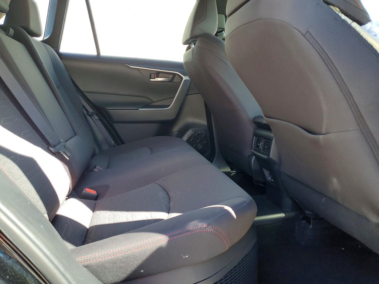 2024 TOYOTA RAV4 PRIME SE photo 10