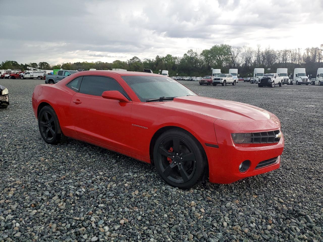 2011 CHEVROLET CAMARO LT photo 4