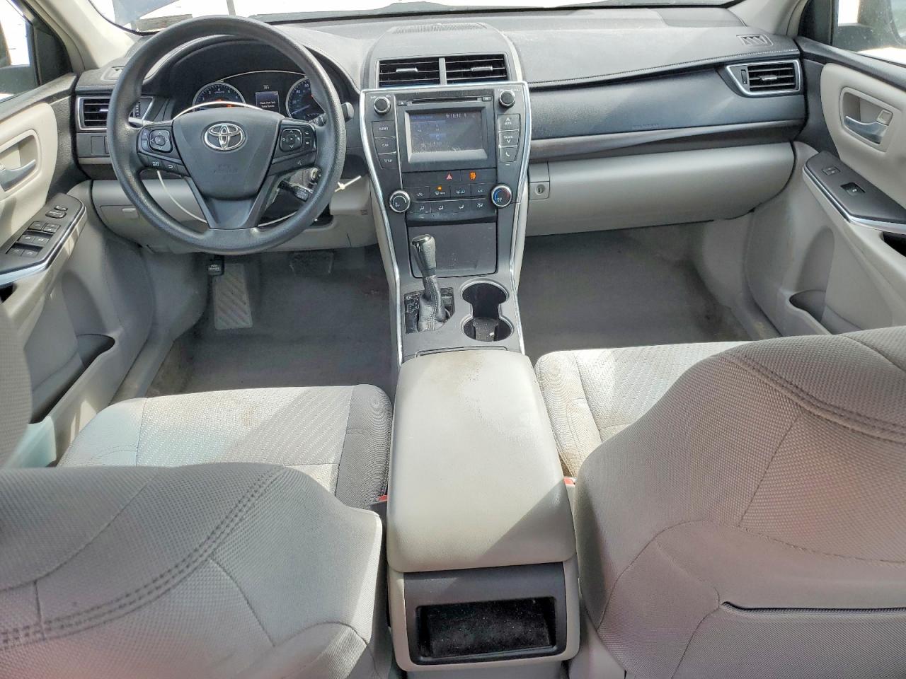 2017 TOYOTA CAMRY LE photo 8