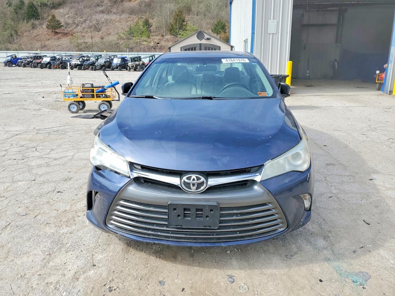 2017 TOYOTA CAMRY LE photo 5