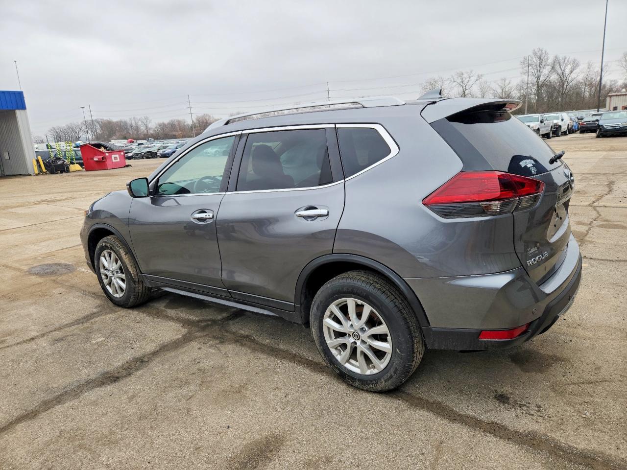 2019 NISSAN ROGUE SV photo 4