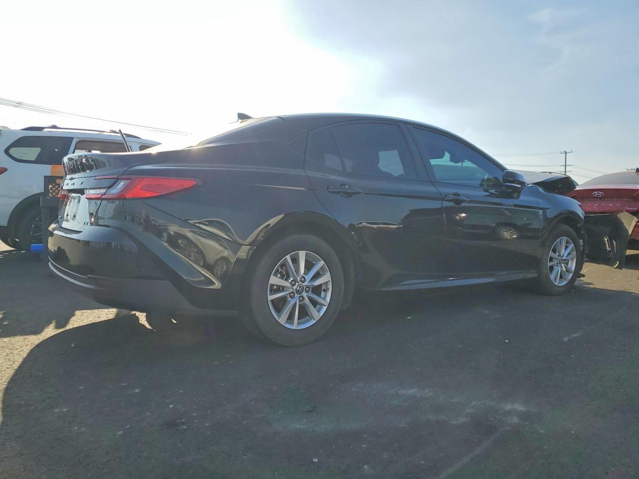 2025 TOYOTA CAMRY LE photo 5