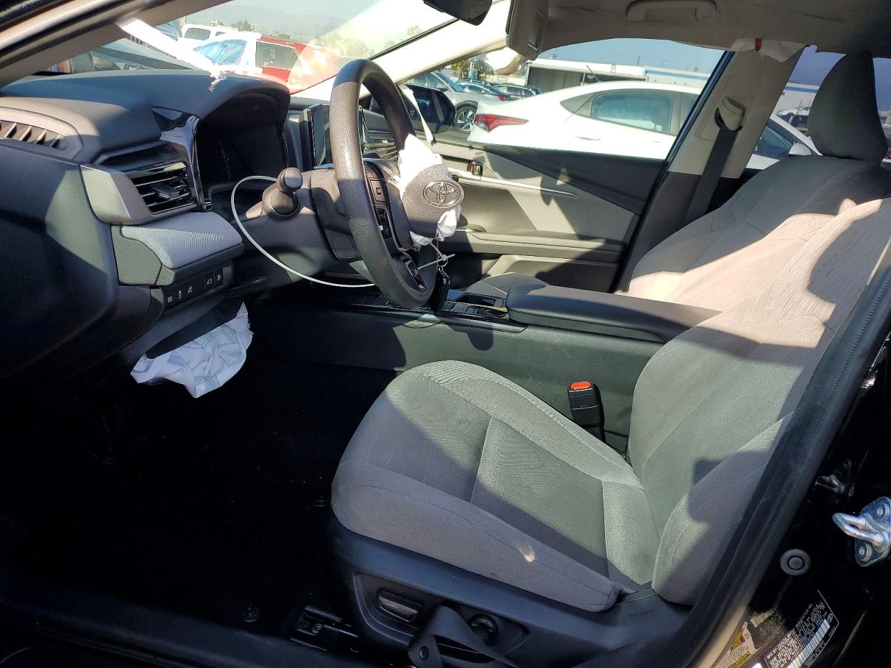 2025 TOYOTA CAMRY LE photo 13