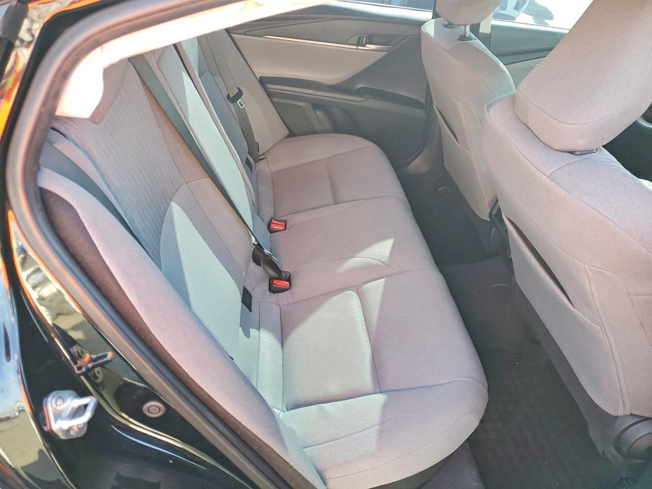 2025 TOYOTA CAMRY LE photo 19