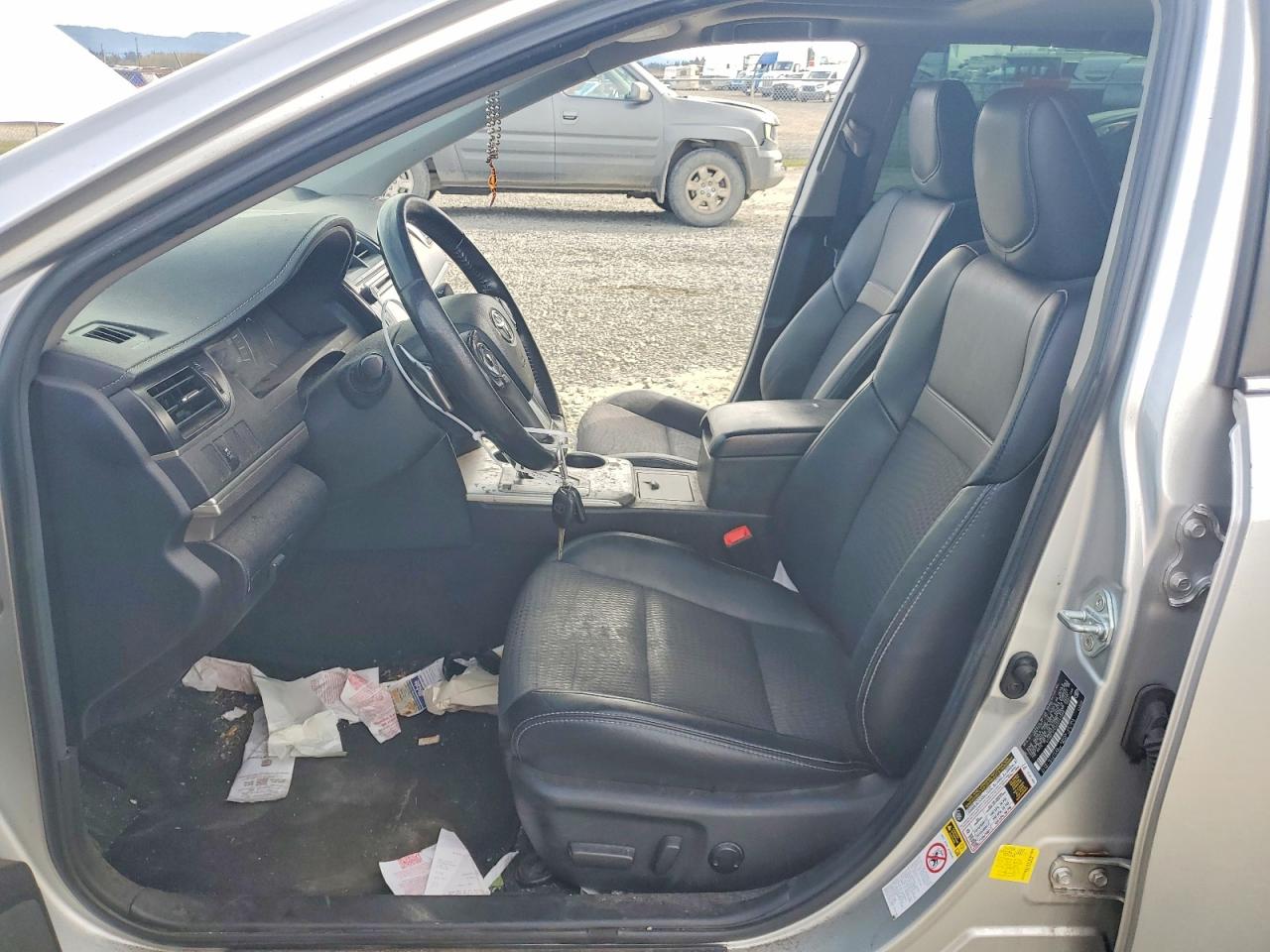 2012 TOYOTA CAMRY SE photo 13