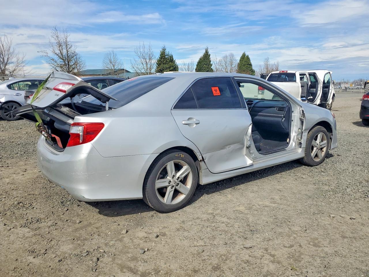 2012 TOYOTA CAMRY SE photo 5
