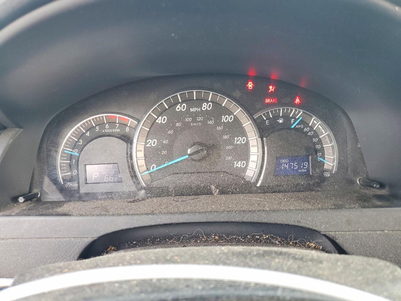 2012 TOYOTA CAMRY SE photo 17