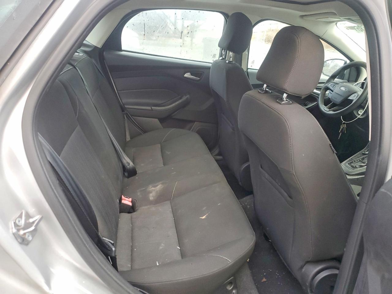 2015 FORD FOCUS SE photo 10