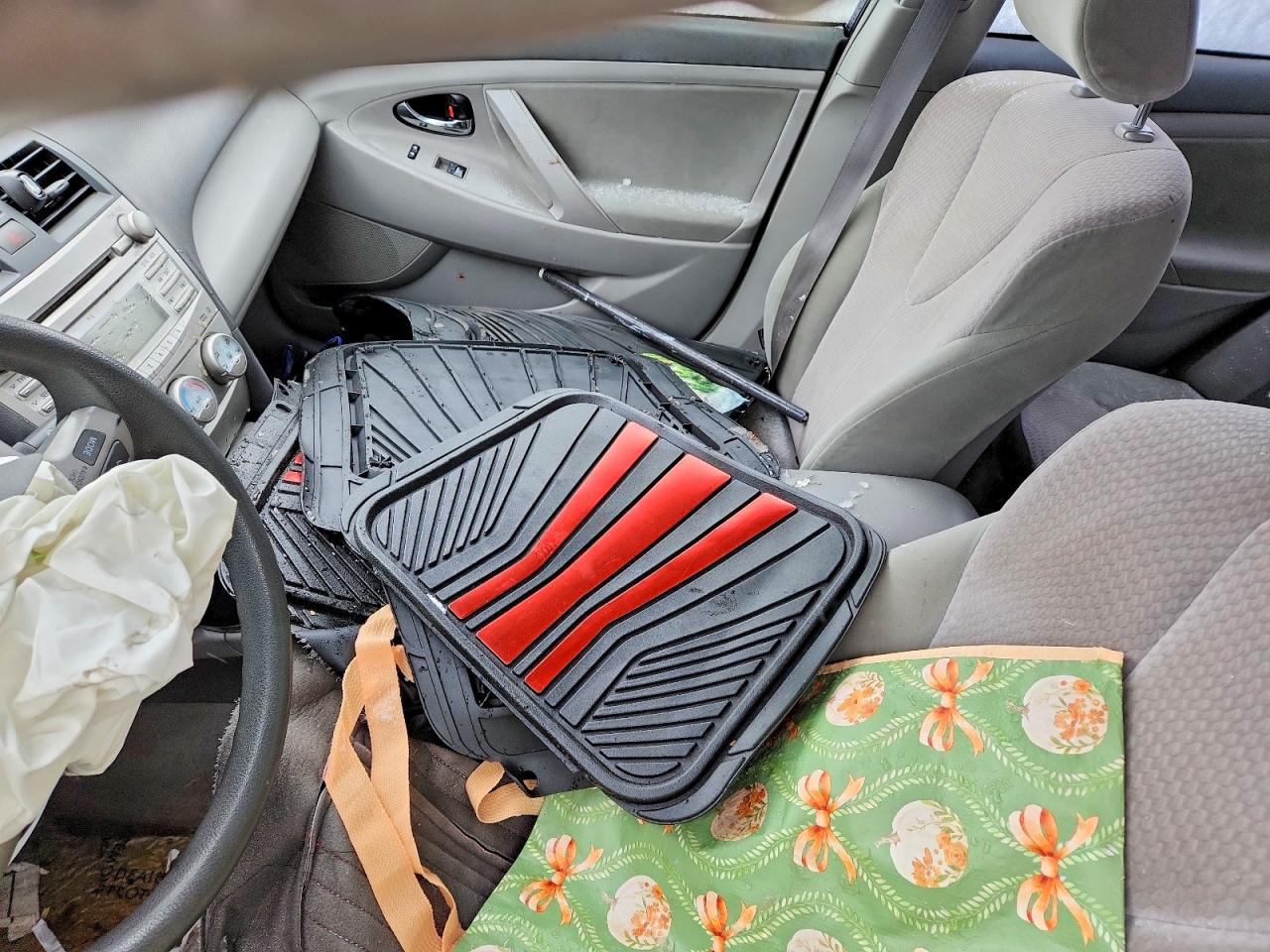 2010 TOYOTA CAMRY BASE photo 15