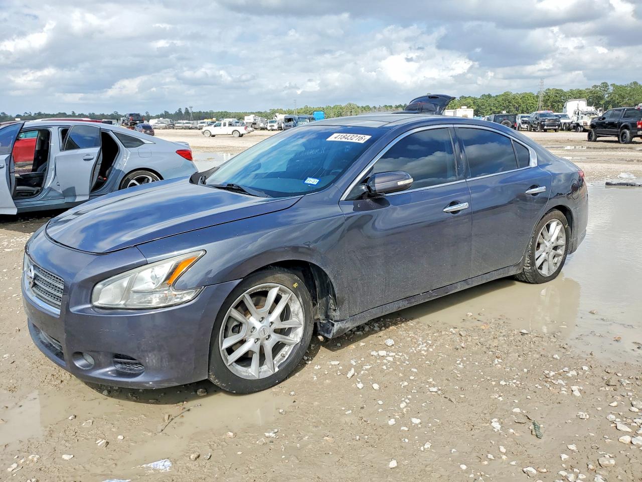 2011 NISSAN MAXIMA