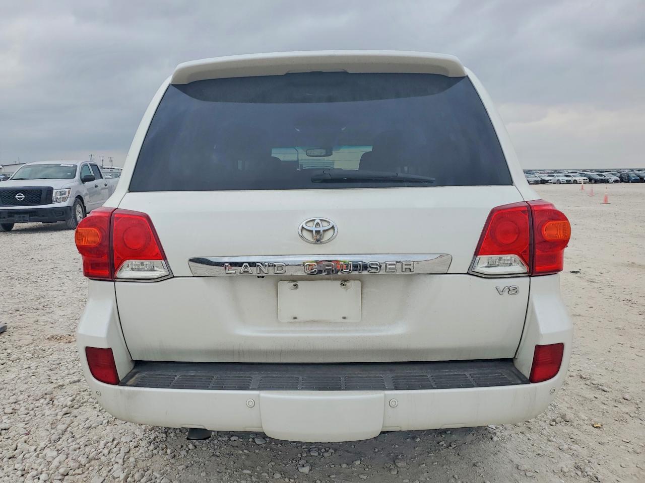 2013 TOYOTA LAND CRUISER BASE photo 11