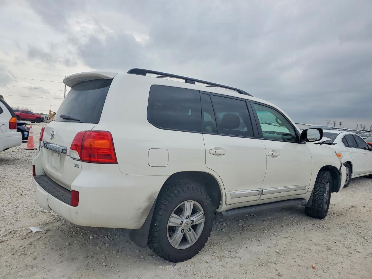 2013 TOYOTA LAND CRUISER BASE photo 5