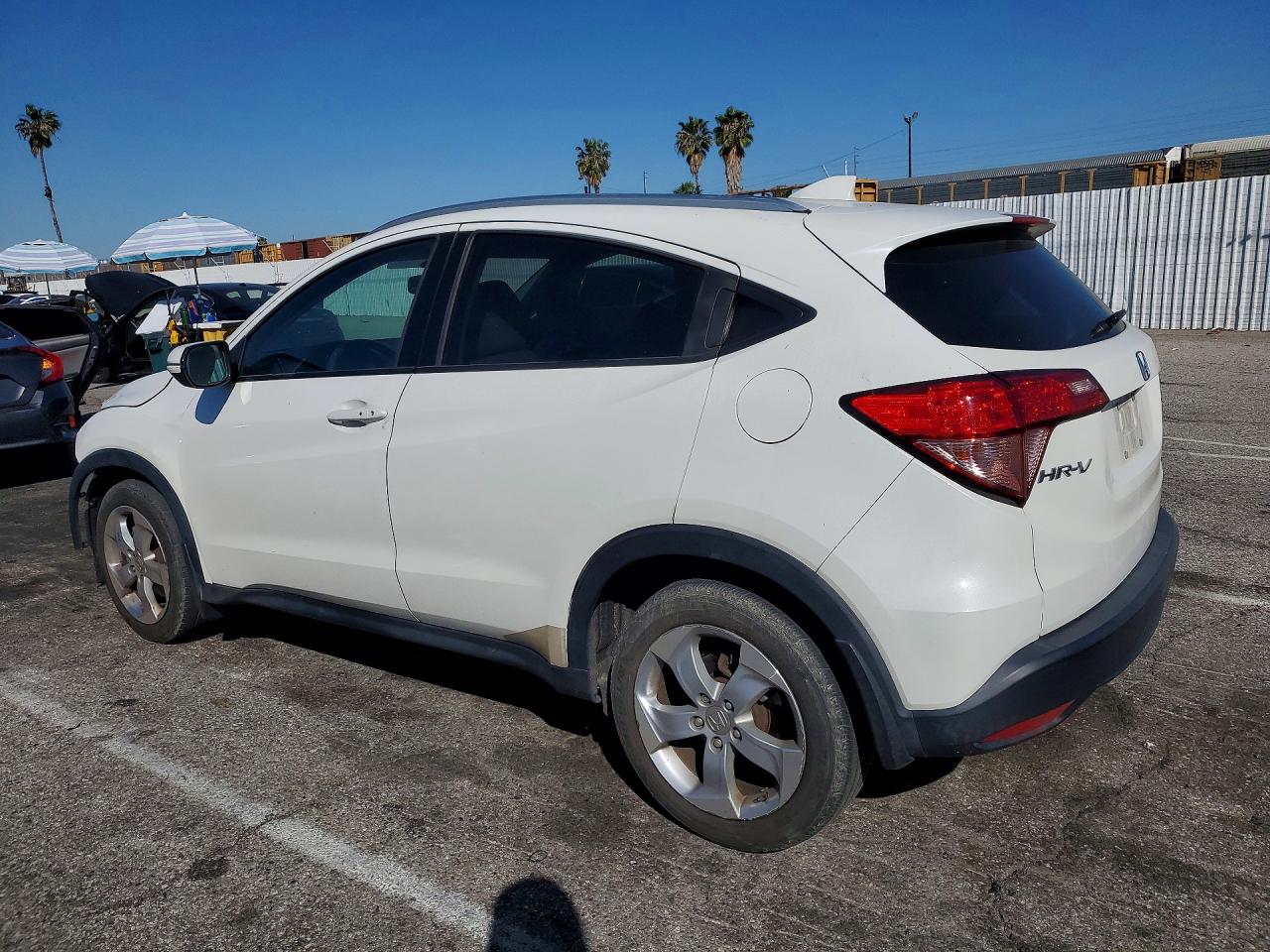 2016 HONDA HR-V EXL photo 2