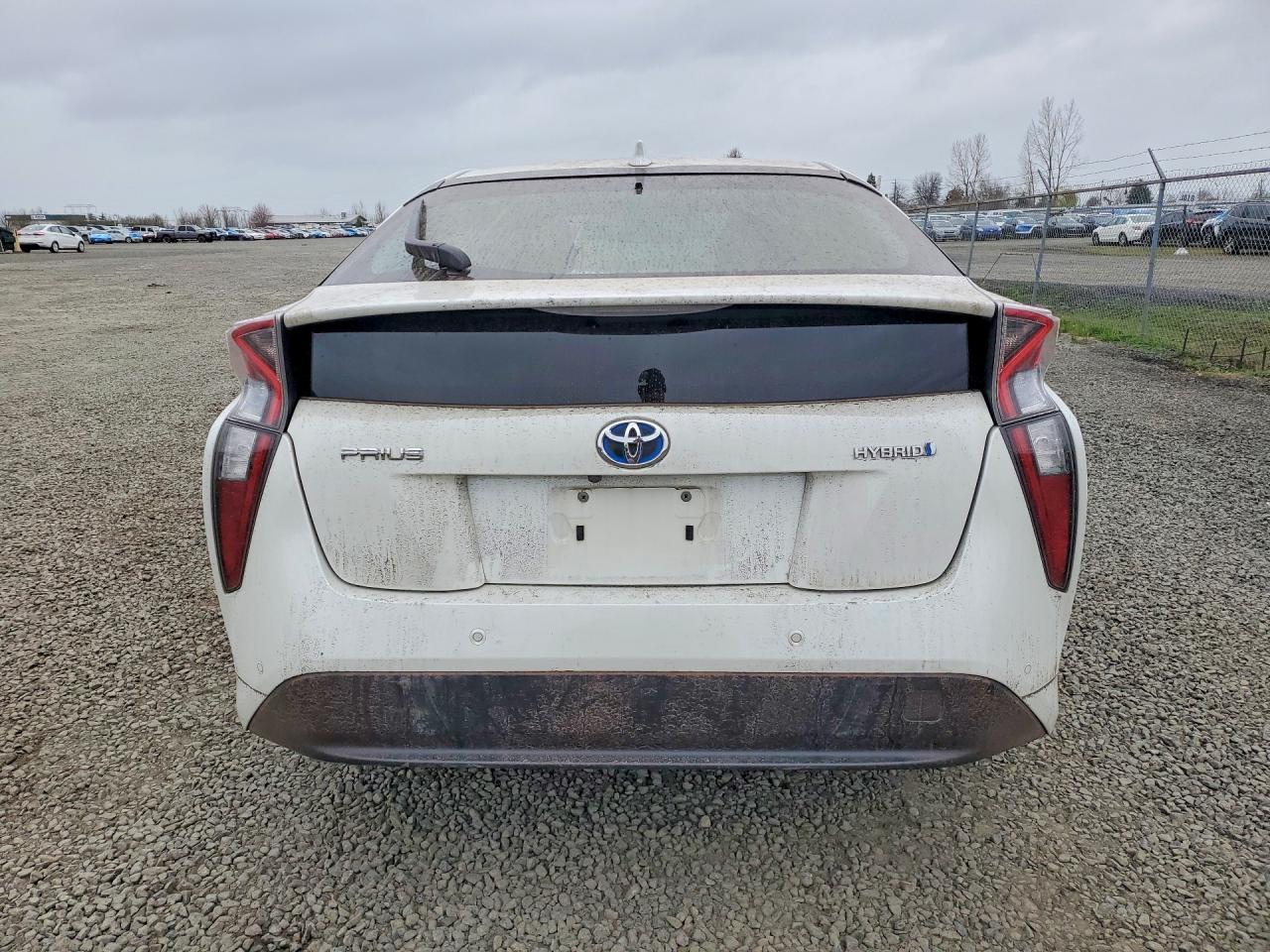 2017 TOYOTA PRIUS TWO photo 16