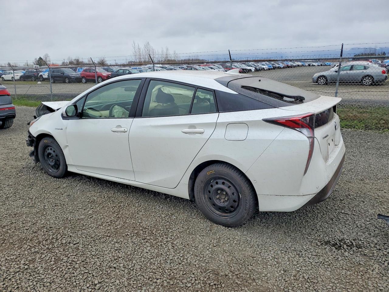 2017 TOYOTA PRIUS TWO photo 4